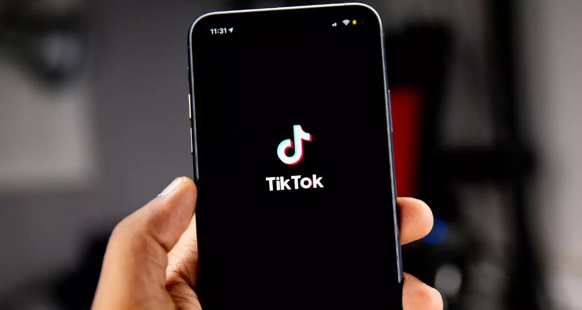 TikTok-Logo auf dem Bildschirm eines Smartphones. Foto: pixabay | Solen Feyissa.