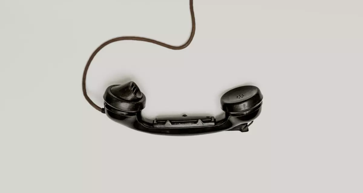 Telefonhörer. Foto: unsplash | Alexander Andrews