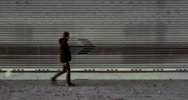 Symbolbild „Mann vor rechtem Pfeil“. Foto: pixabay.com